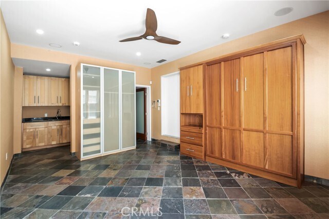 Building Photo - 3316 Crest Dr