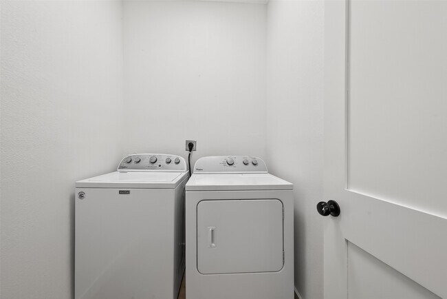 Building Photo - 2202 Hutchins St