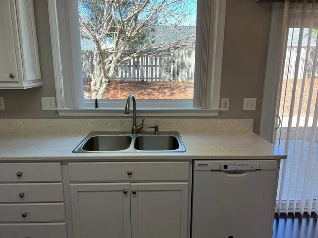 Building Photo - 4030 Ridgefair Dr