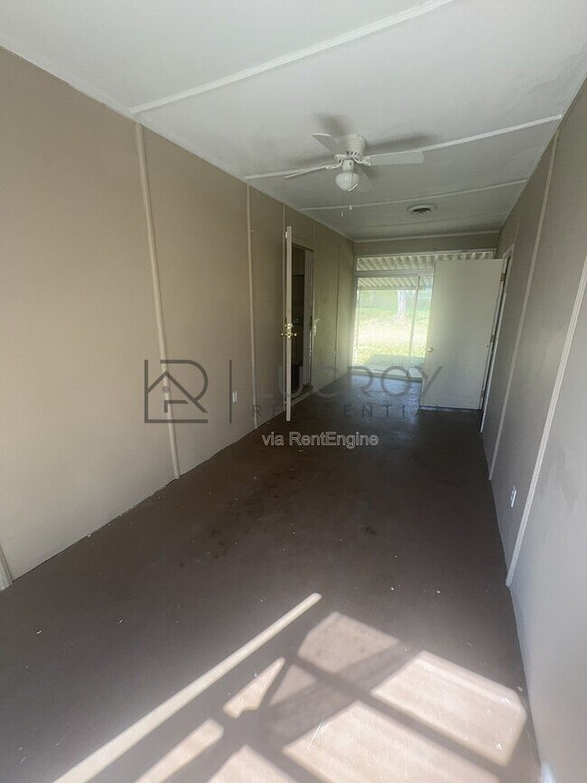 Building Photo - 316 Woody Dr