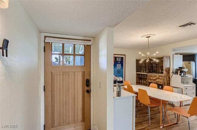 Building Photo - 1905 Wengert Ave