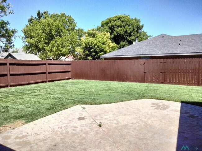 Building Photo - 2620 Fred Daugherty Dr