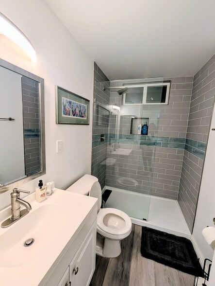 Building Photo - 3019 Brentwood Ave