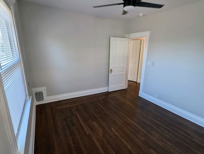 Building Photo - 2145 Slane Ave