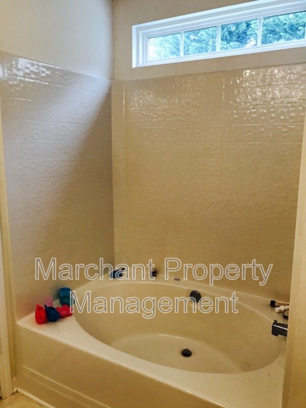 Building Photo - 776 Waterbrook Ln