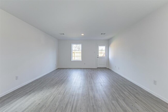 Building Photo - 21555 Carosella Dr