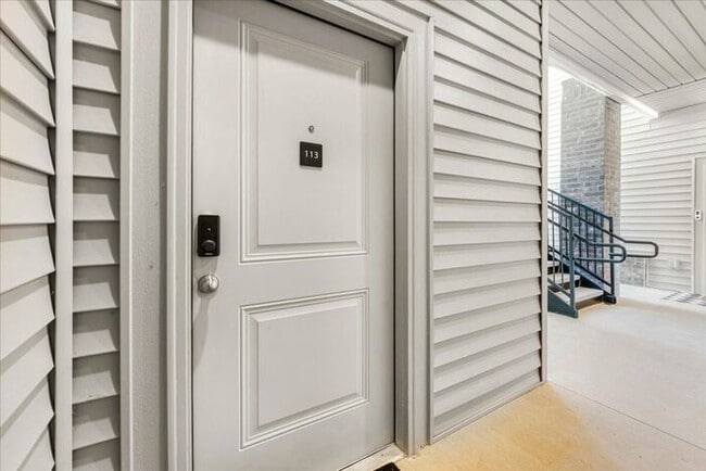 Building Photo - Lease & Save This Labor Day! Brand-New 1 Bed | 1 Bath Near the University of Arkansas — Just $99 ...