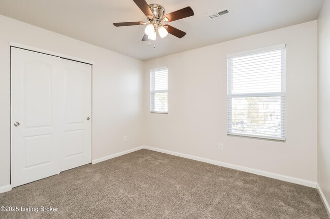 Building Photo - 6797 Brittany Oak Dr