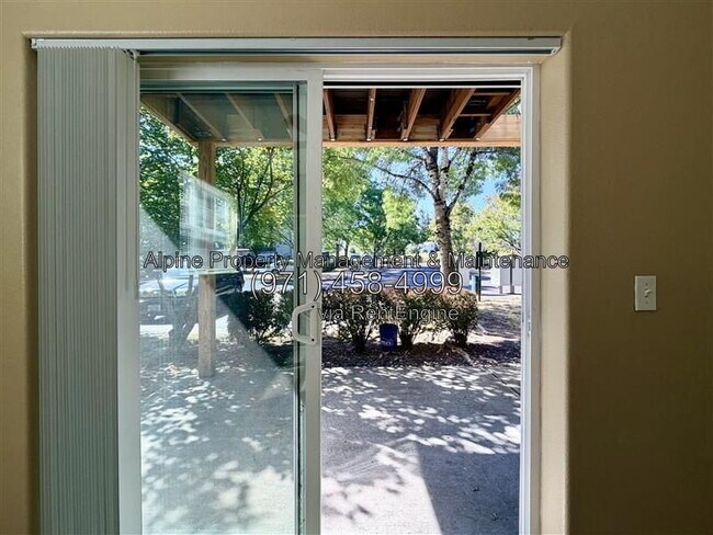 Building Photo - 22836 SW Forest Creek Dr