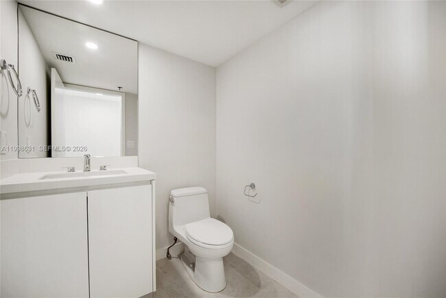 Building Photo - 251 Crandon Blvd