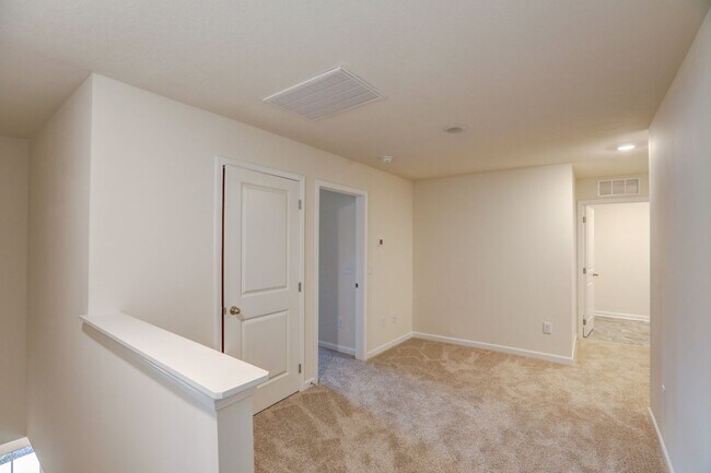 Building Photo - NEW CONSTRUCTION - 5 BDRMS, 3 BTHS, JOHNSON CITY