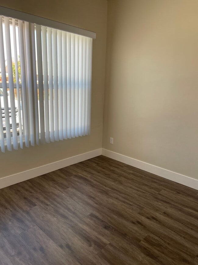 Building Photo - 820 La Baig Dr