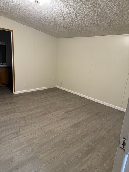 Building Photo - 865 Qappuella Dr
