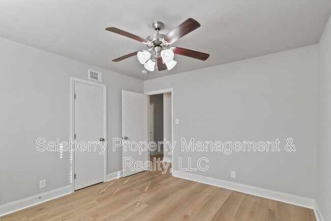 Building Photo - 5312 Odessa Ave