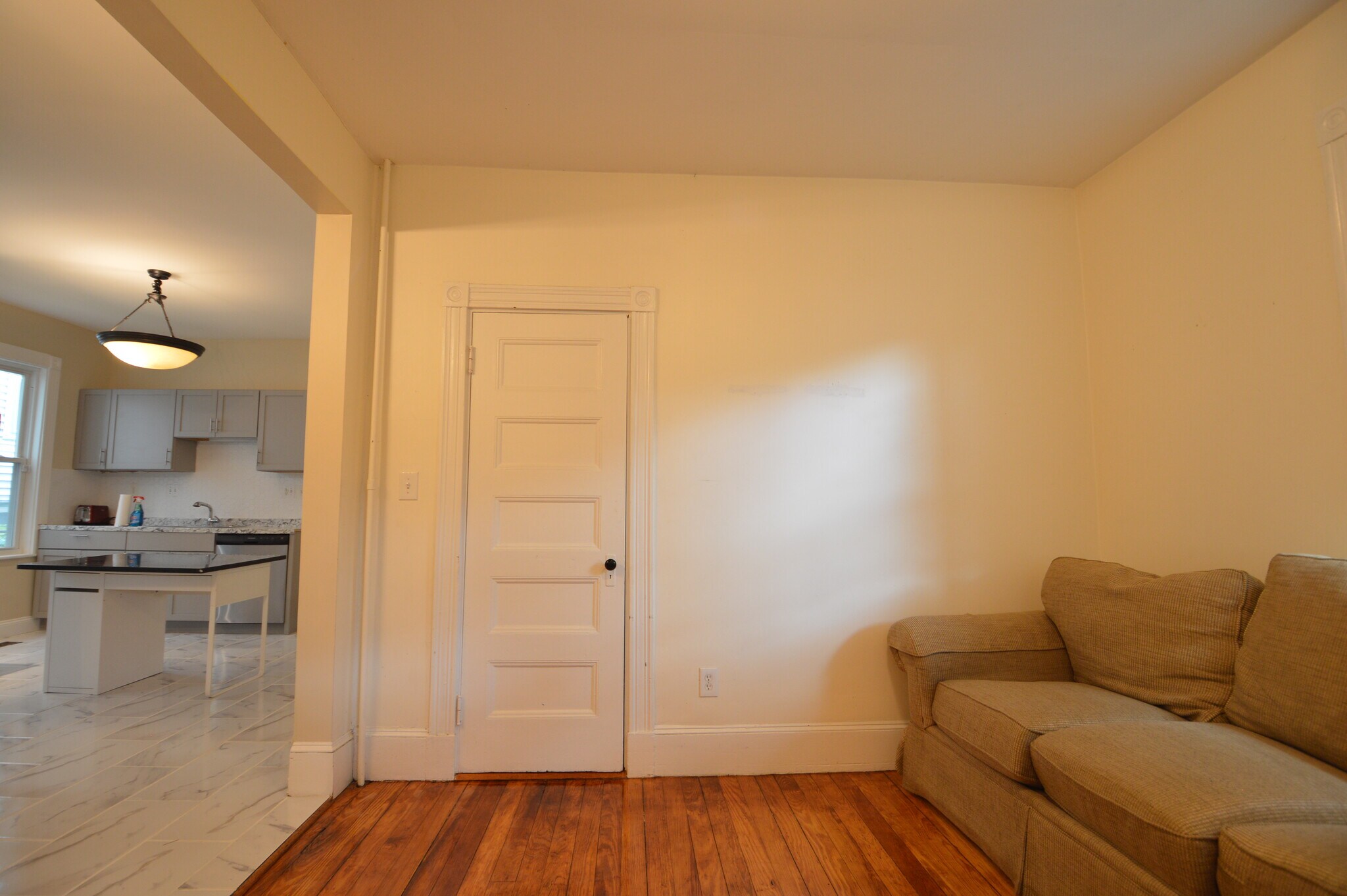 Building Photo - 10 Bucknam St