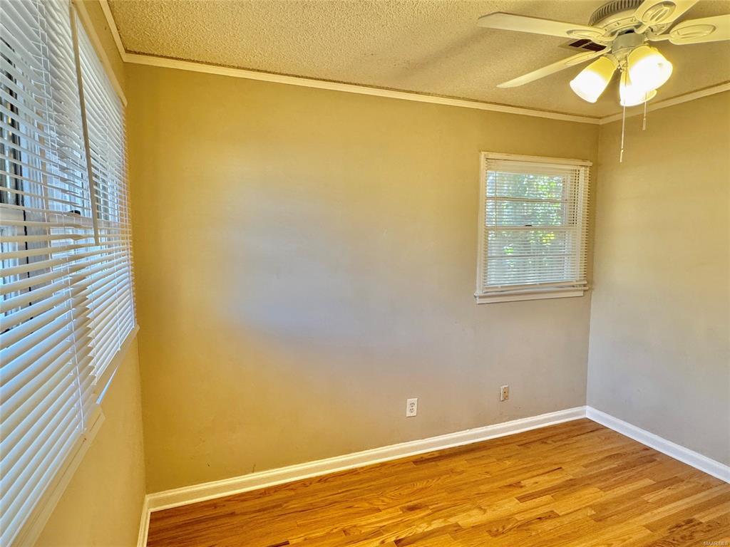 Building Photo - 1100 Lombard Dr