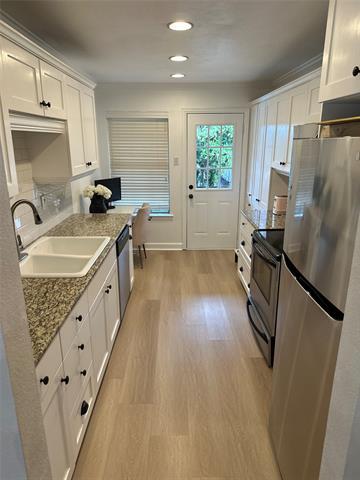 Building Photo - 10236 Regal Oaks Dr