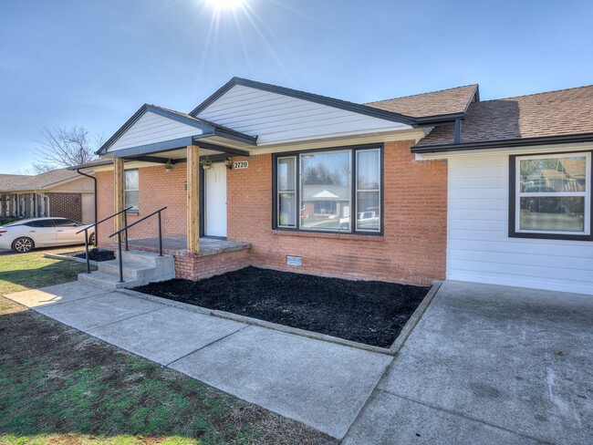 Building Photo - Remodeled bungalow near Nichols Hills