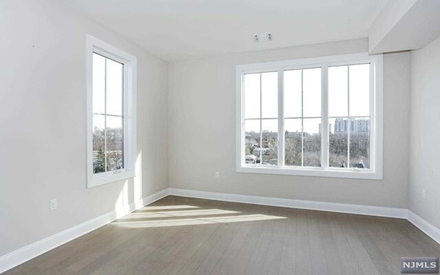 Building Photo - 555 10th St