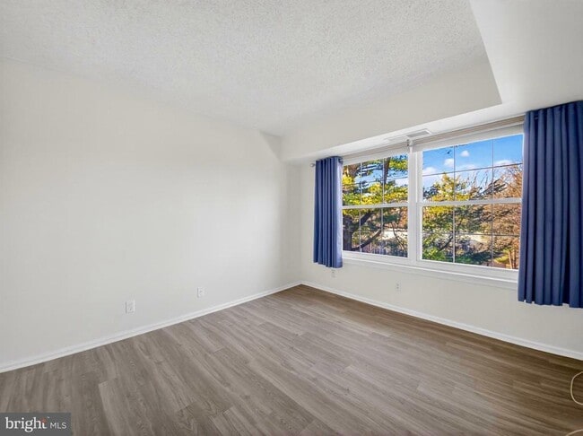 Building Photo - 7680 Tremayne Pl