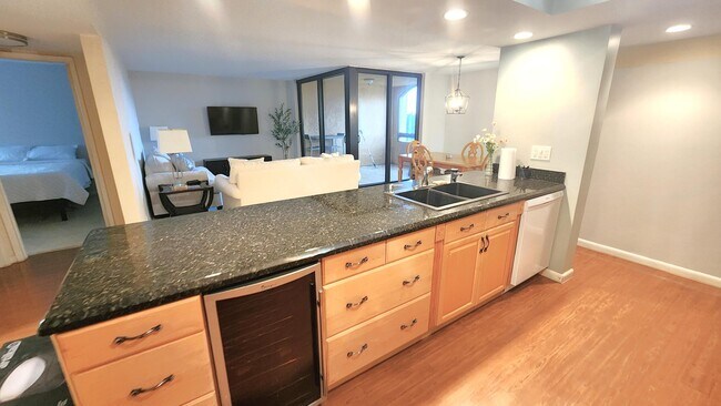 Building Photo - 950 Egret Cir