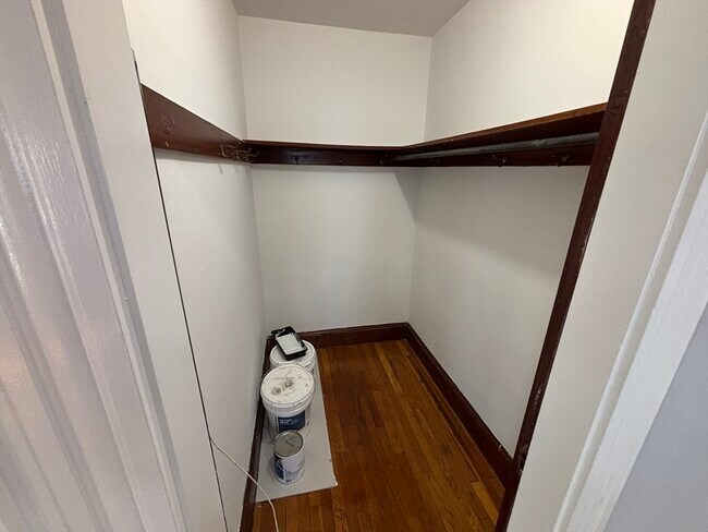 Building Photo - 21 Savin Ave