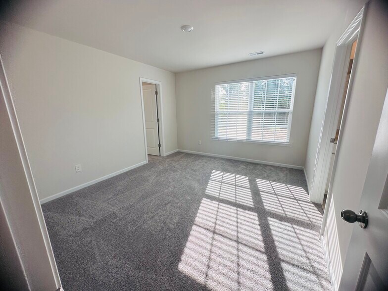 Building Photo - 214 Hamptons Cove Rd