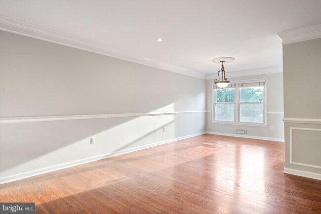 Building Photo - 2413 Childs Ln