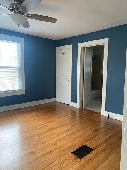 Building Photo - 2154 Olive St