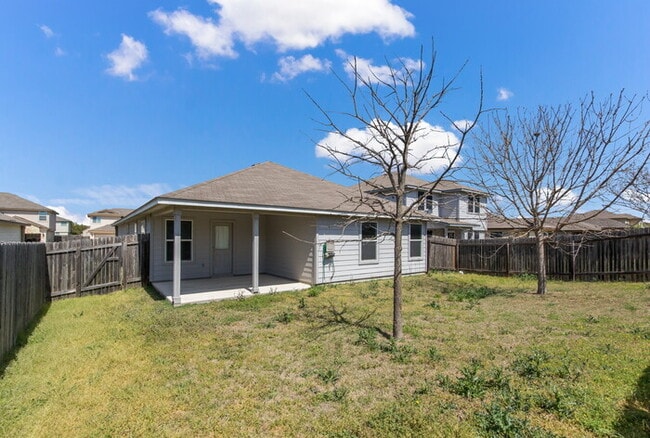 Building Photo - Beautiful 3 BR/2 bath home in Avery Park ready for immediate move in!