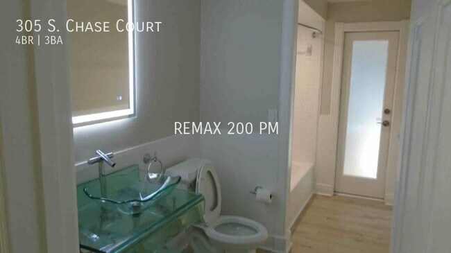Building Photo - 305 S Chase Ct