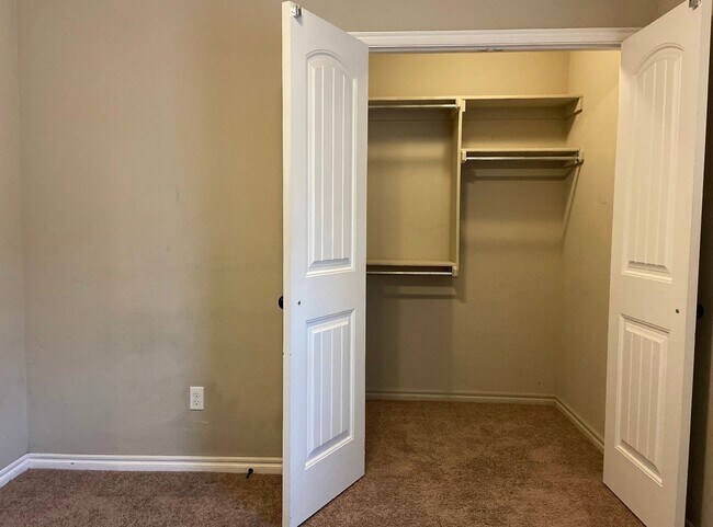 Building Photo - First Month Free! Great Location!