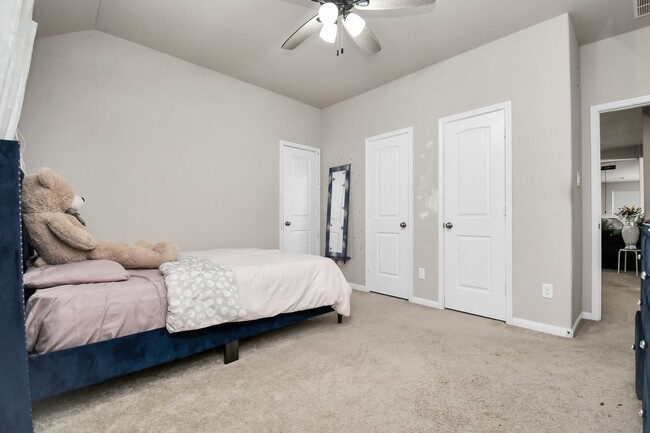 Building Photo - 8002 Mesquite Hill Ln