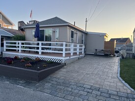 Building Photo - 1499 Ocean Rd
