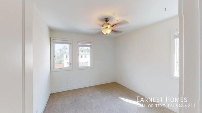 Building Photo - 12073 Carabela Ct