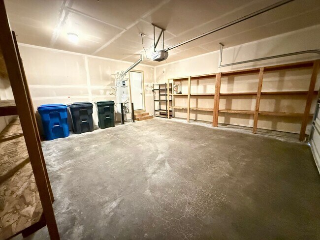 Building Photo - 3 Bed DuPont Home for Rent