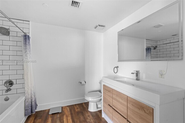 Building Photo - 350 S Miami Ave