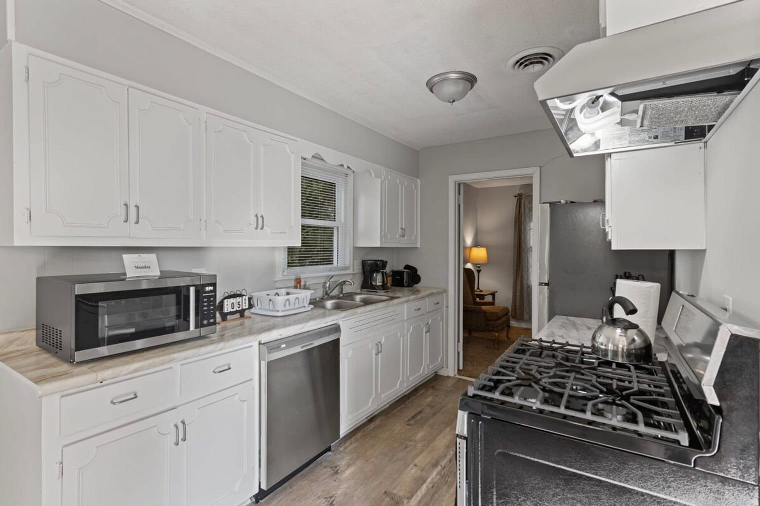 Building Photo - 1217 Woodbridge Dr
