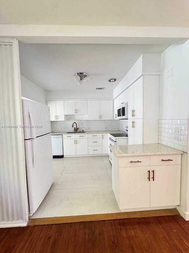 Building Photo - 811 NE 70th St