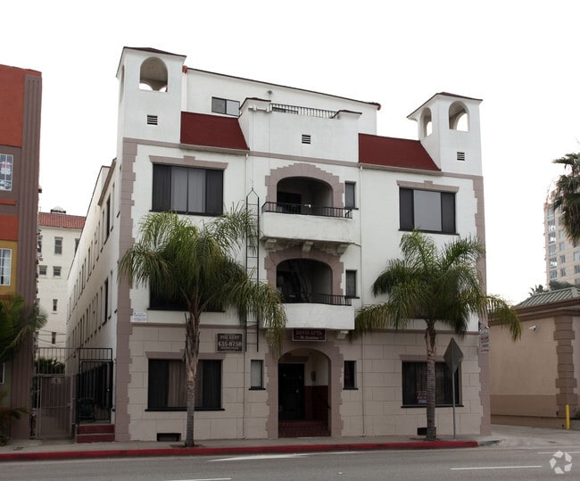 Building Photo - Davis Apartments