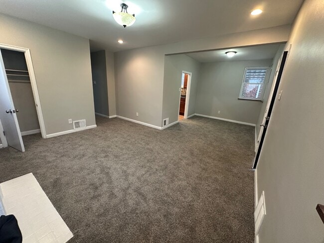 Building Photo - 6044 Mayflower Ave