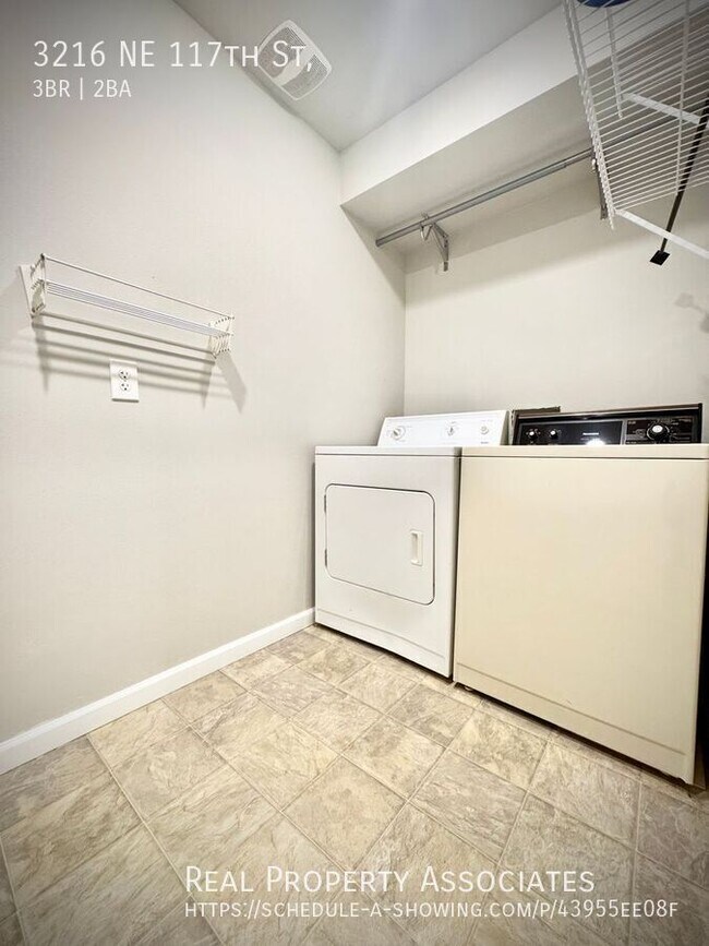 Building Photo - Beautiful Home on Thorton Creek