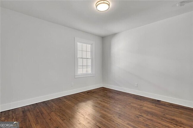 Building Photo - 1271 Lorenzo Dr SW