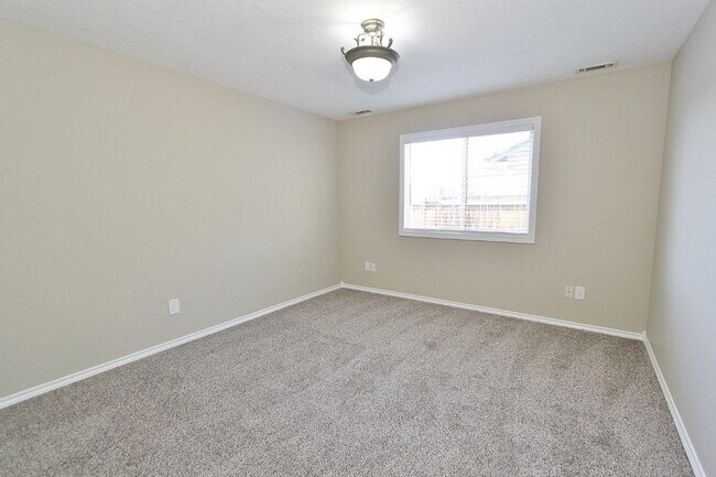 Building Photo - Clean Single-Level Home in Quiet Neighborhood