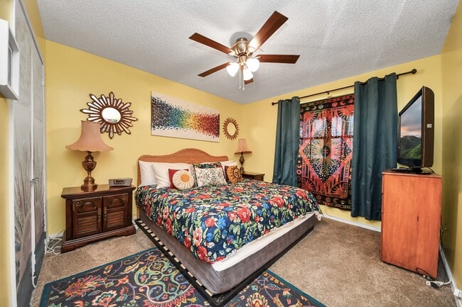 Building Photo - 17018 Water Oak Dr