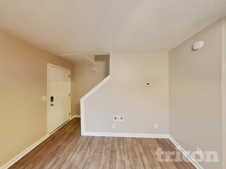 Building Photo - 911 Red Feather Trail