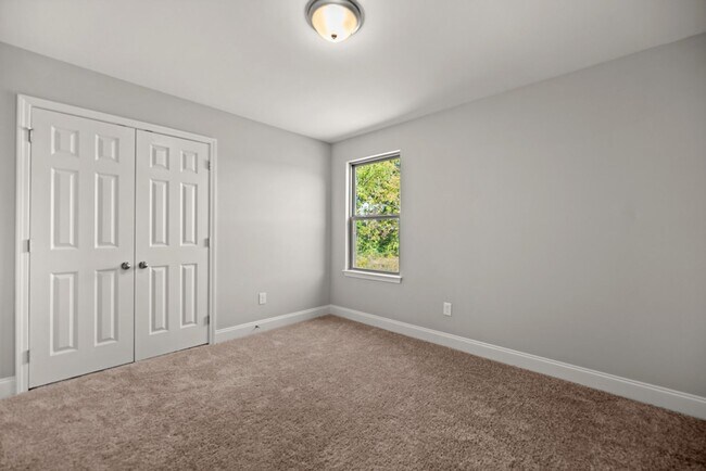 Building Photo - Spacious Home with Loft & 2-Car Garage in Prime Location in Hardin Valley school district!