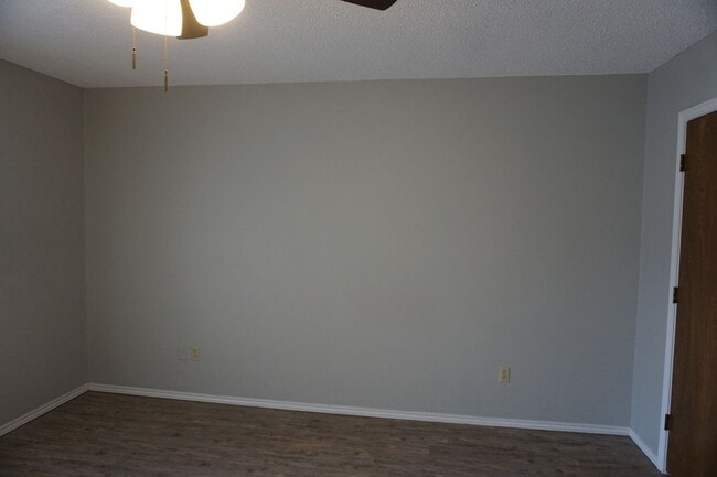 Building Photo - 3/2/2 07/14 Move In