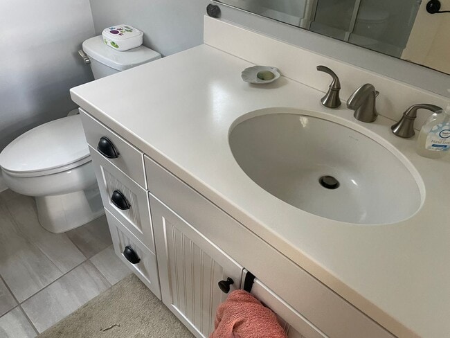 Building Photo - Hard to Find -UCI Campus! 4 bed/3 Full Bat...