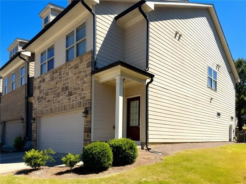 Building Photo - 3083 Cedar Glade Ln NE